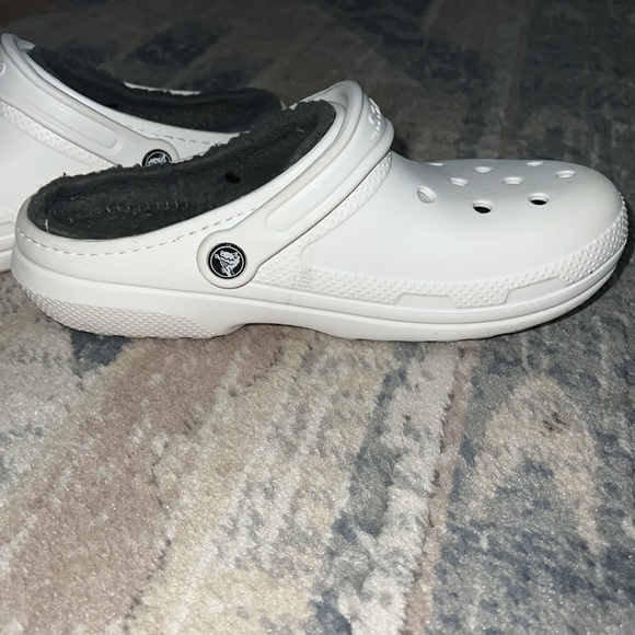 Crocs Classic Fuzz-Lined Clog - Picture 5 of 9
